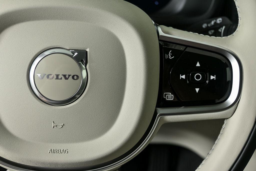 new 2026 Volvo XC90 Plug-In Hybrid car