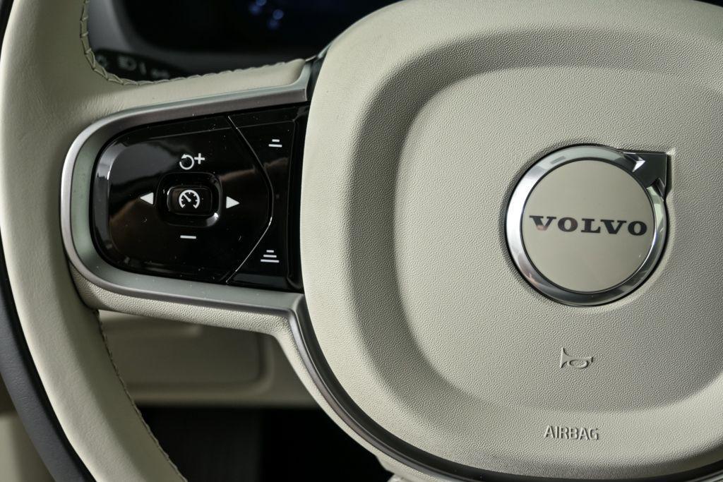 new 2026 Volvo XC90 Plug-In Hybrid car