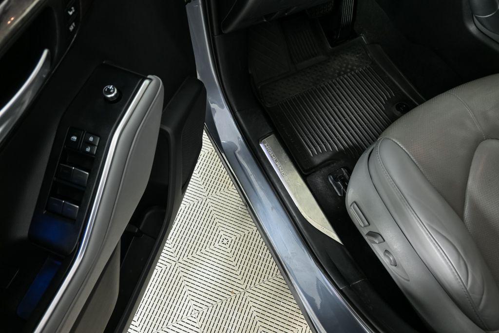 used 2021 Toyota Highlander Hybrid car, priced at $38,253
