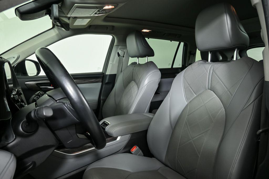 used 2021 Toyota Highlander Hybrid car, priced at $38,253