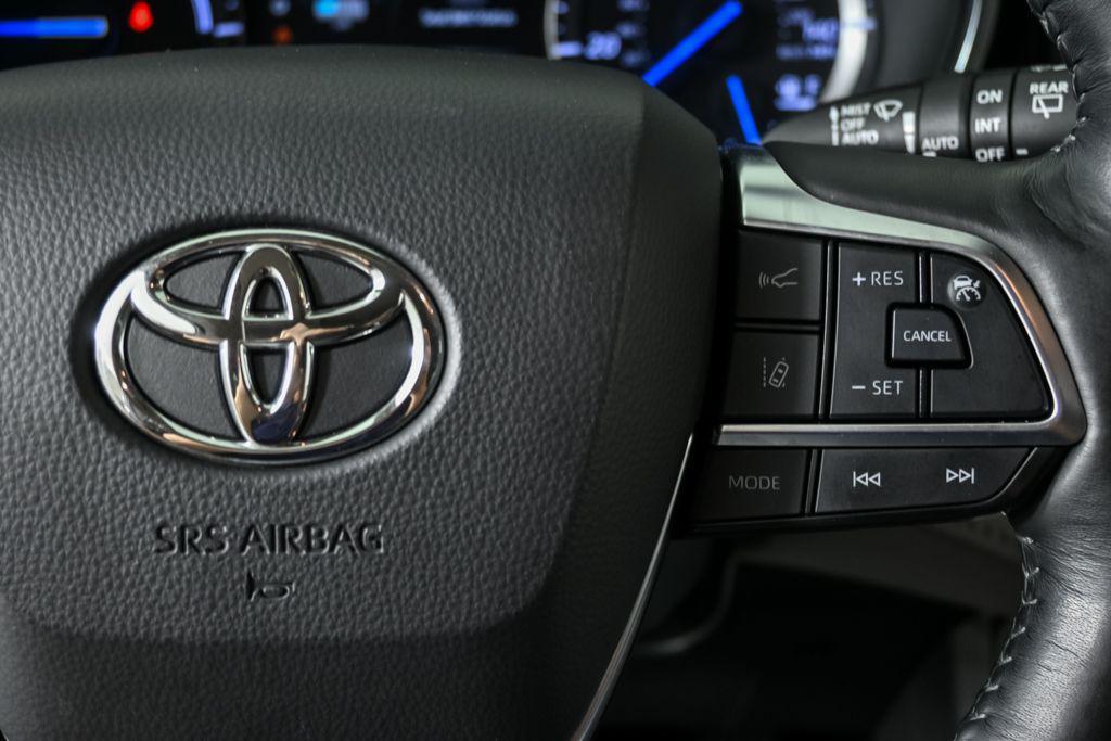 used 2021 Toyota Highlander Hybrid car, priced at $38,253