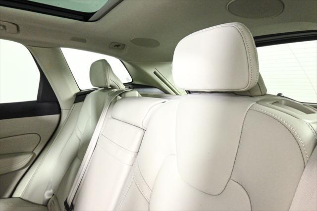 used 2021 Volvo XC60 Recharge Plug-In Hybrid car, priced at $38,800