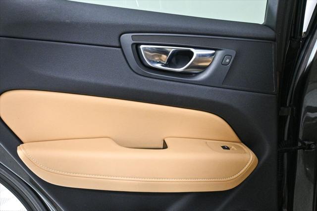 used 2022 Volvo XC60 car, priced at $33,816