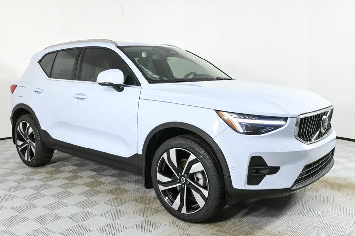 new 2025 Volvo XC40 car, priced at $49,775