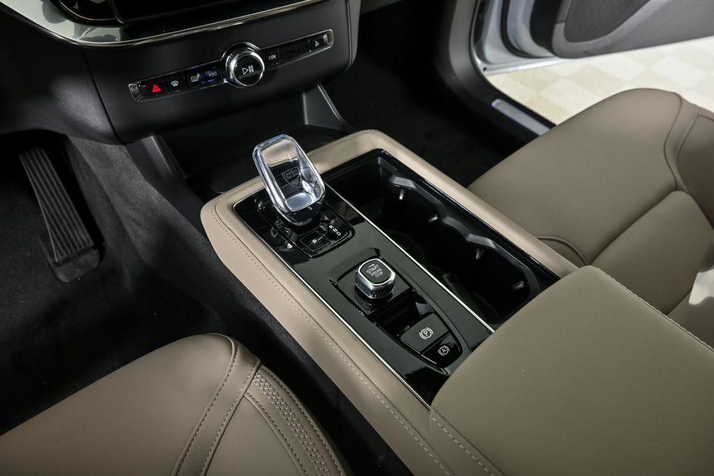 new 2026 Volvo XC90 car, priced at $71,825