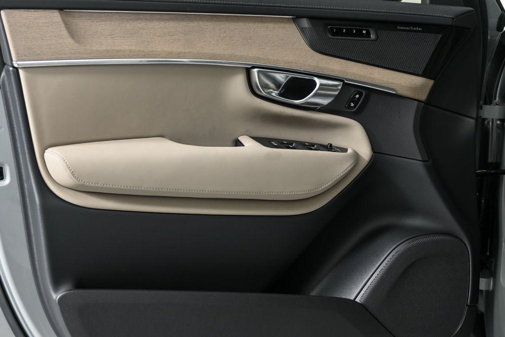 new 2026 Volvo XC90 car, priced at $71,825