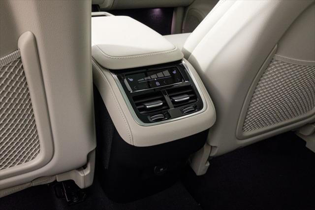 new 2026 Volvo XC90 car, priced at $75,155