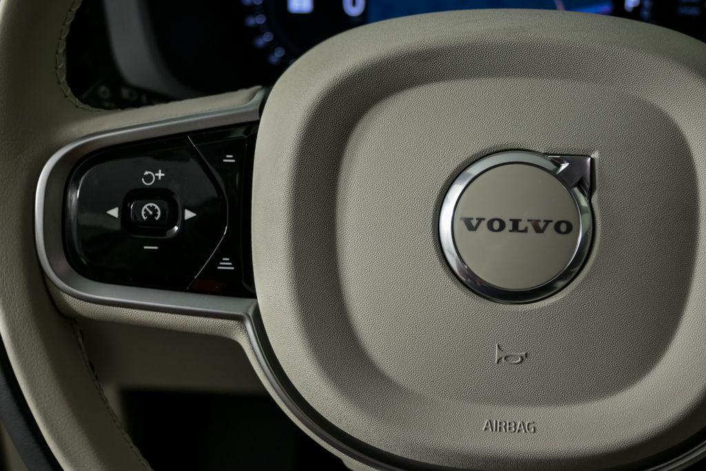 new 2026 Volvo XC60 Plug-In Hybrid car, priced at $75,235
