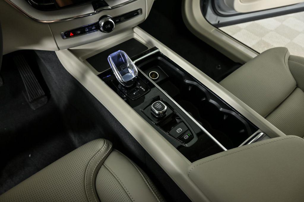 new 2026 Volvo XC60 Plug-In Hybrid car, priced at $75,235