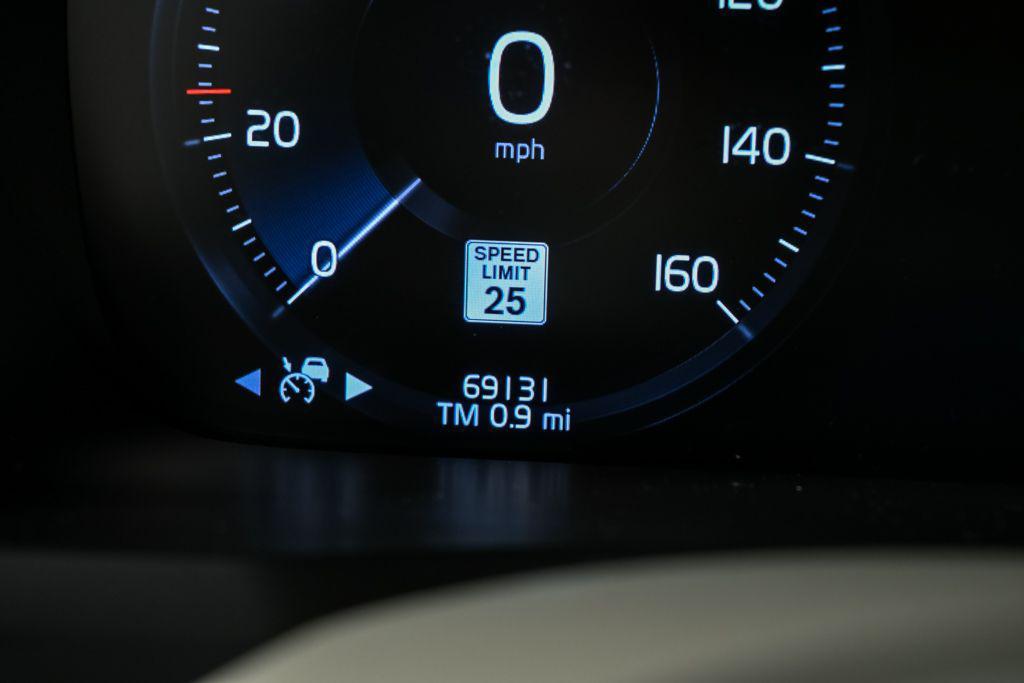 used 2022 Volvo XC90 car, priced at $31,494