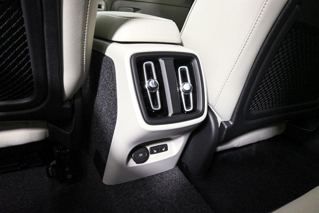 new 2025 Volvo XC40 car, priced at $41,909