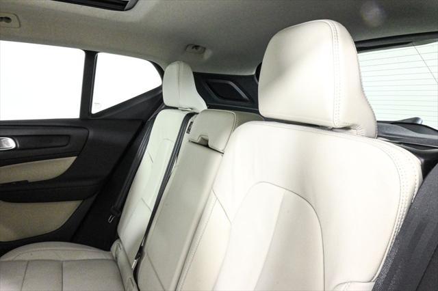 new 2025 Volvo XC40 car, priced at $50,565