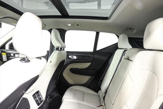 new 2025 Volvo XC40 car, priced at $50,565