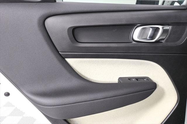 new 2025 Volvo XC40 car, priced at $50,565