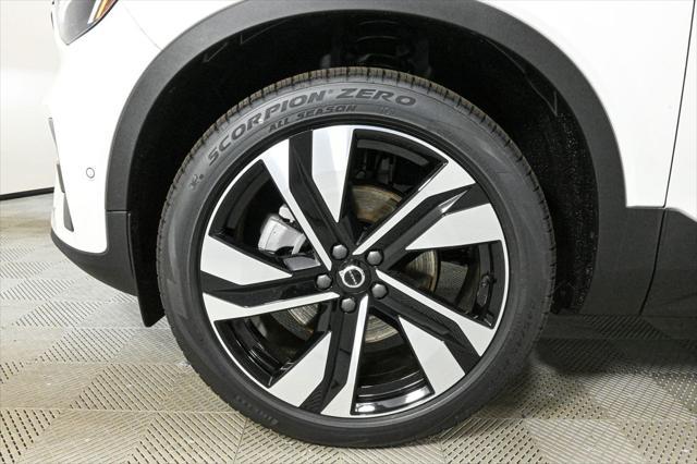 new 2025 Volvo XC40 car, priced at $50,565