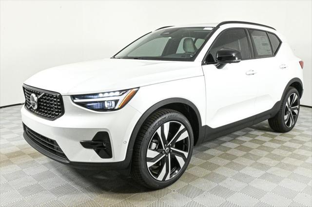 new 2025 Volvo XC40 car, priced at $50,565