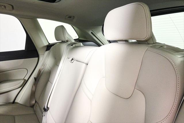 new 2025 Volvo XC60 car, priced at $55,360