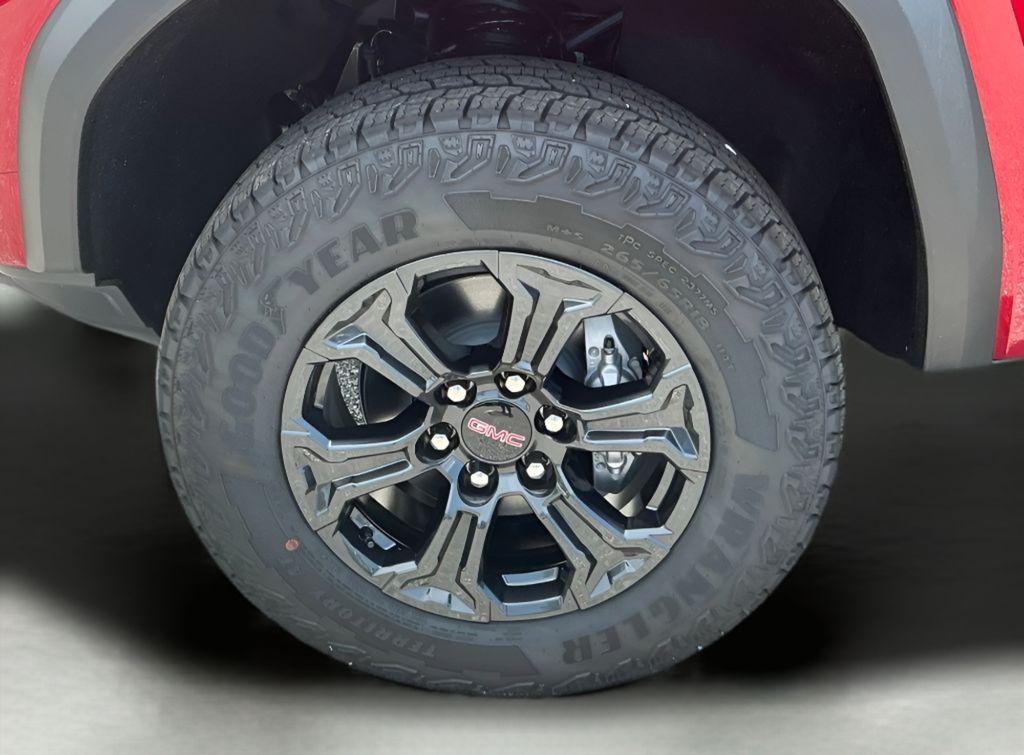 new 2025 GMC Canyon car, priced at $39,421