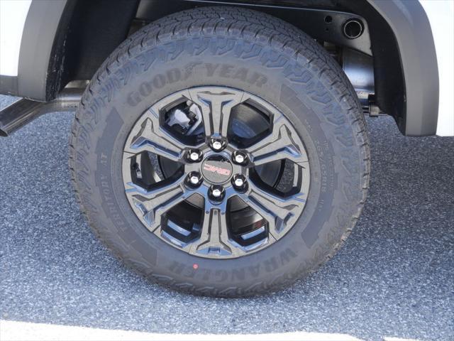 new 2025 GMC Canyon car, priced at $43,525