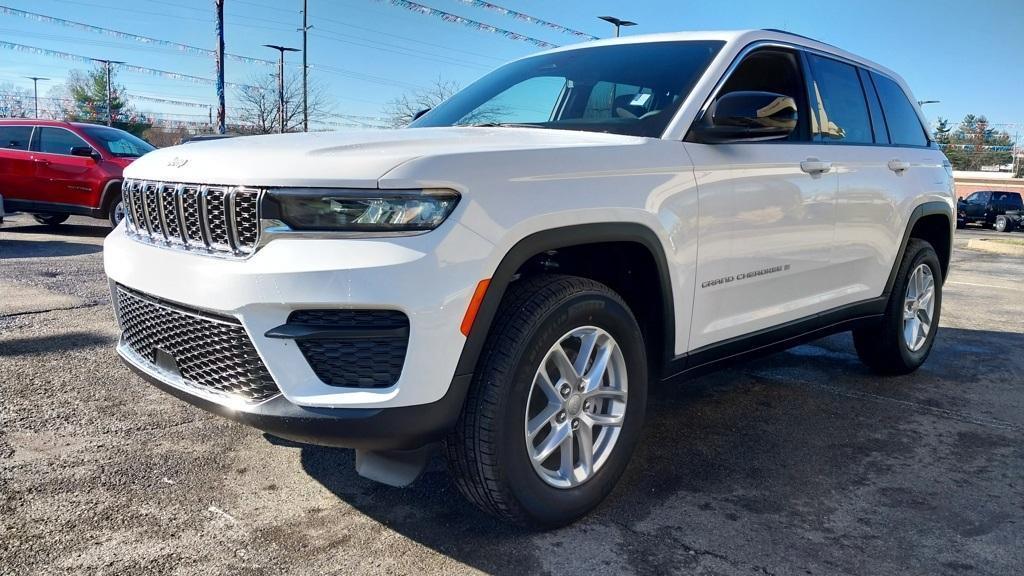 new 2025 Jeep Grand Cherokee car, priced at $34,375