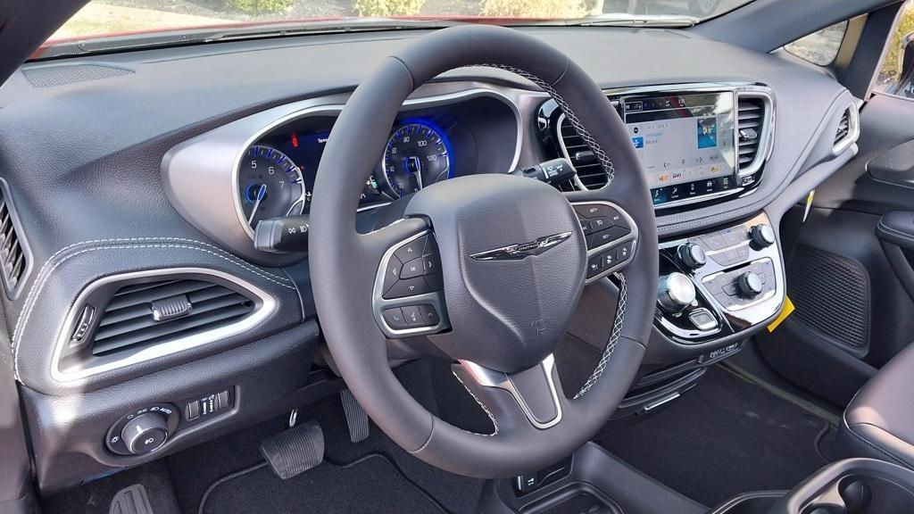 new 2025 Chrysler Pacifica car, priced at $37,140