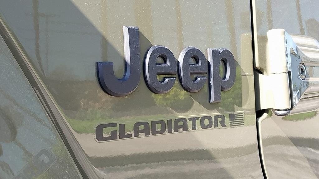 new 2025 Jeep Gladiator car, priced at $41,278