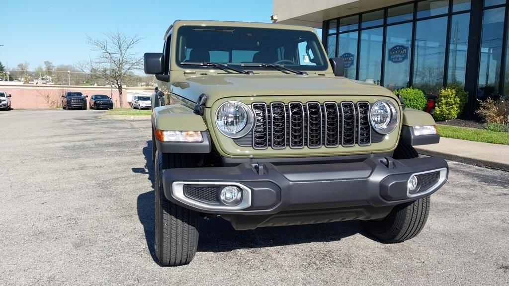 new 2025 Jeep Gladiator car, priced at $41,278