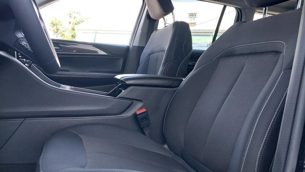 used 2023 Jeep Grand Cherokee car, priced at $31,523