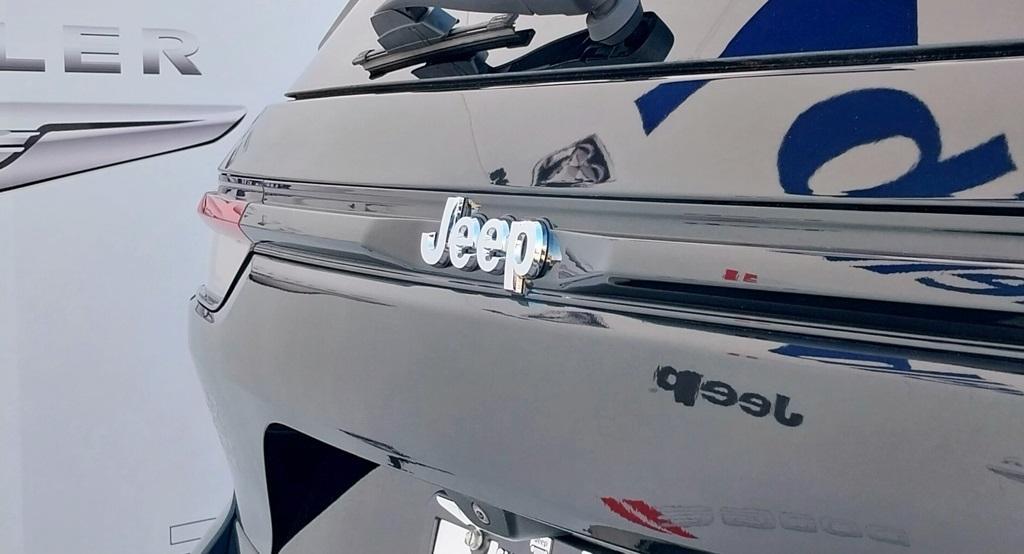 used 2023 Jeep Grand Cherokee car, priced at $31,523