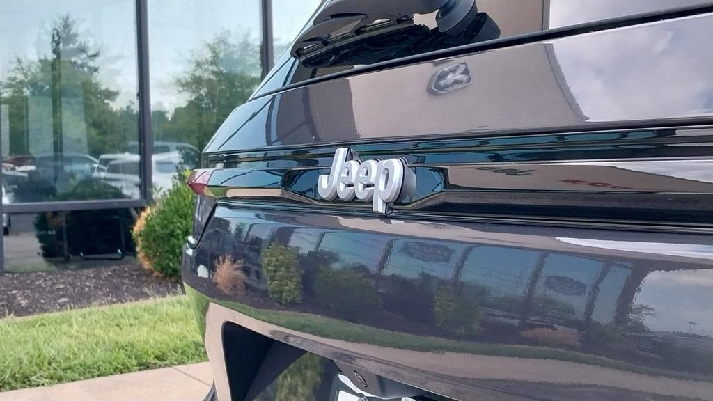 new 2025 Jeep Grand Cherokee car, priced at $38,170