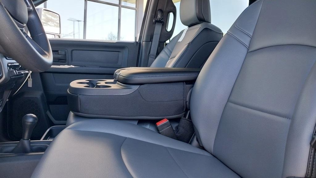 new 2024 Ram 3500 car, priced at $59,827