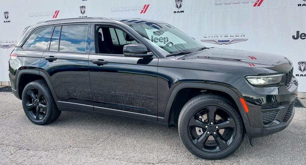 used 2022 Jeep Grand Cherokee car, priced at $31,995