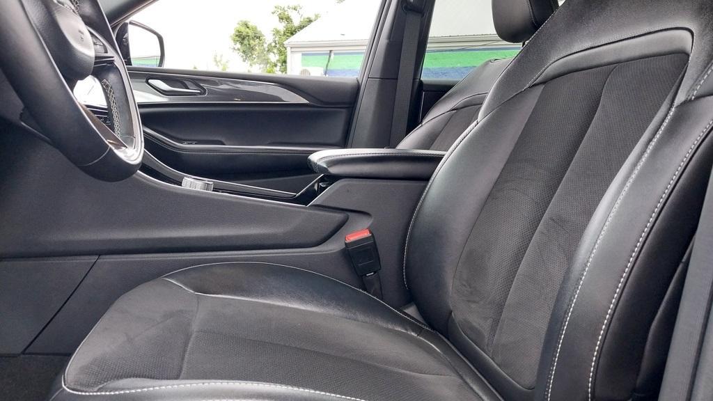 used 2022 Jeep Grand Cherokee car, priced at $31,995