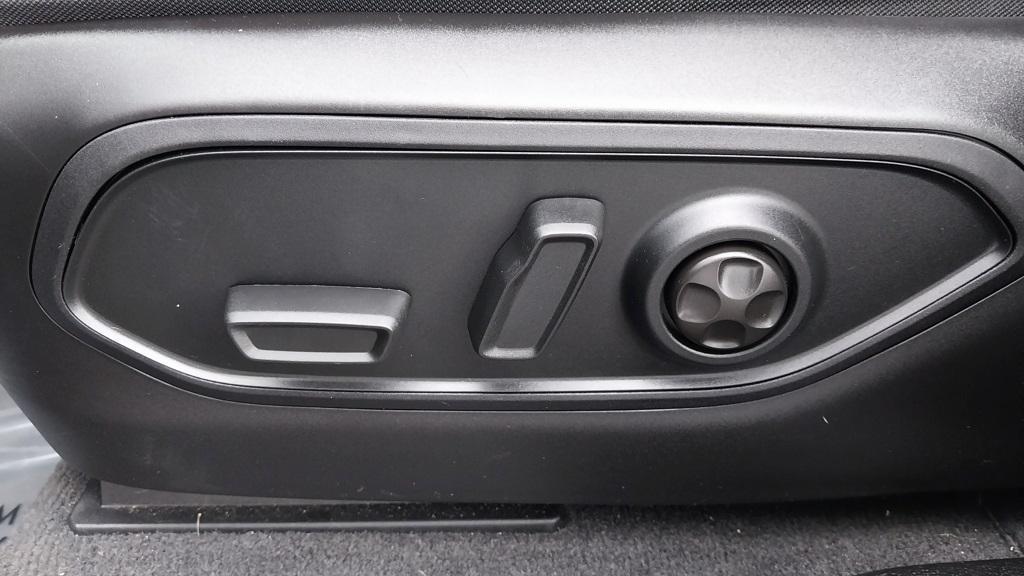 used 2022 Jeep Grand Cherokee car, priced at $31,995