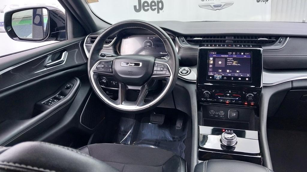 used 2022 Jeep Grand Cherokee car, priced at $31,995
