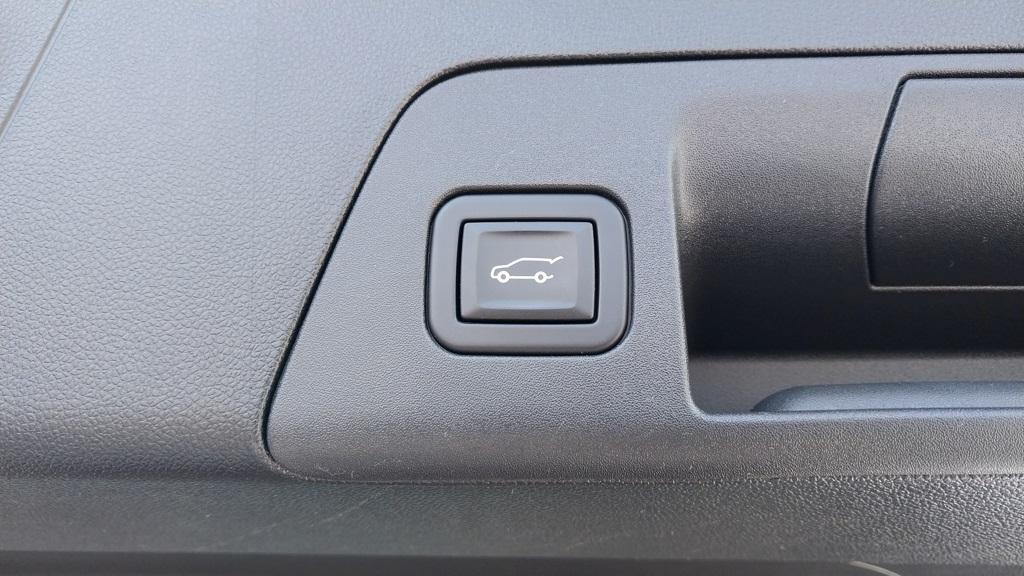 used 2023 Buick Envision car, priced at $22,657