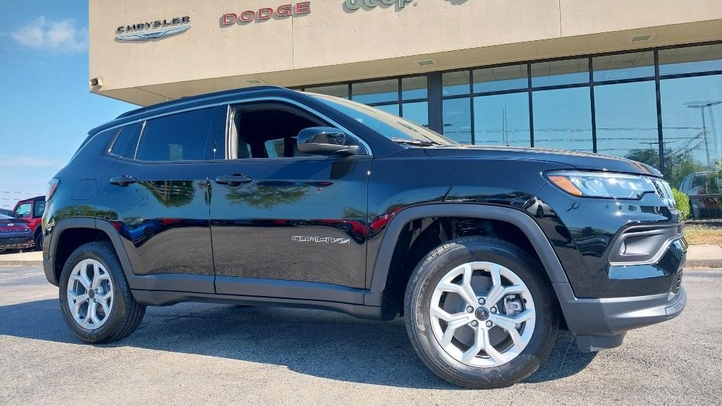 new 2025 Jeep Compass car, priced at $30,035