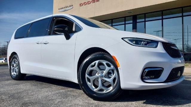 new 2024 Chrysler Pacifica car, priced at $51,645