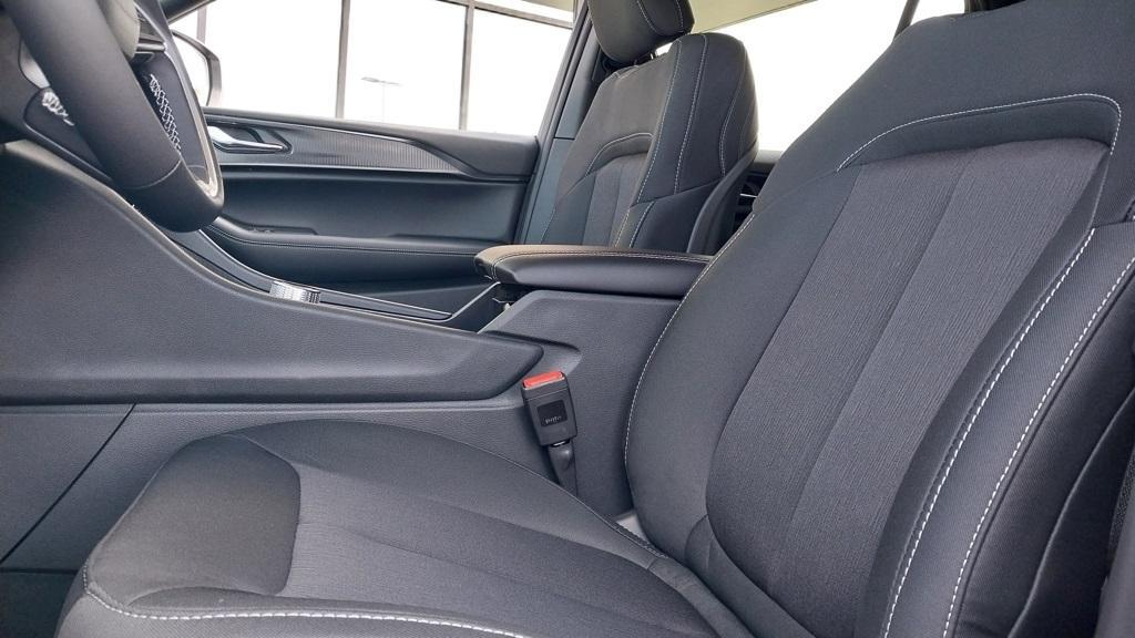 new 2025 Jeep Grand Cherokee car, priced at $37,314