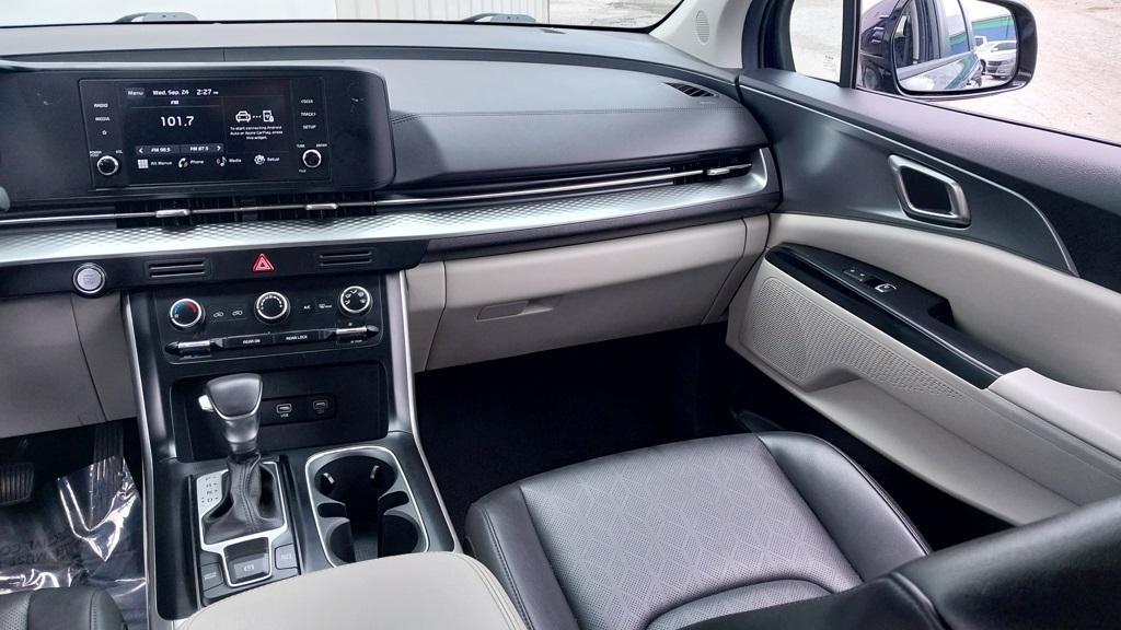 used 2024 Kia Carnival car, priced at $31,445