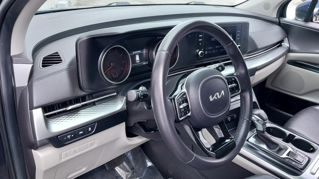 used 2024 Kia Carnival car, priced at $31,445