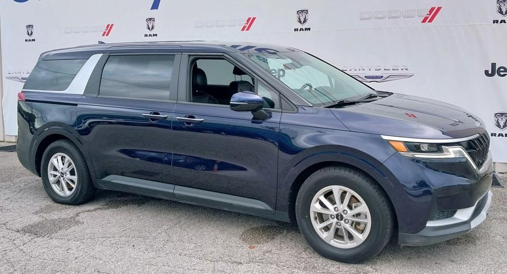 used 2024 Kia Carnival car, priced at $31,445