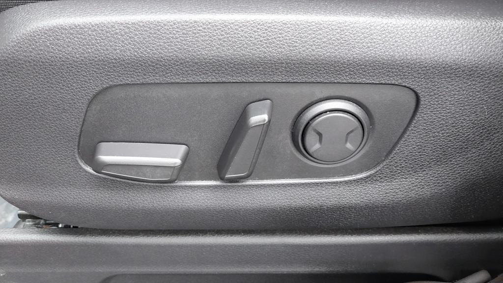 used 2024 Kia Carnival car, priced at $31,445