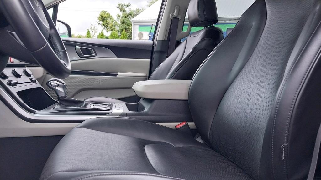 used 2024 Kia Carnival car, priced at $31,445
