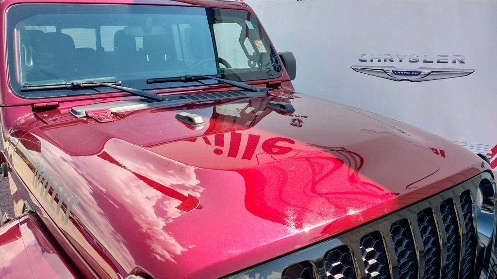 used 2021 Jeep Gladiator car, priced at $30,617