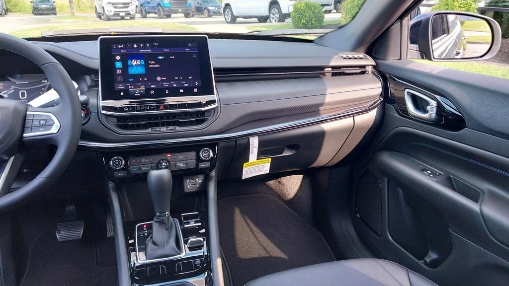 new 2025 Jeep Compass car, priced at $25,755