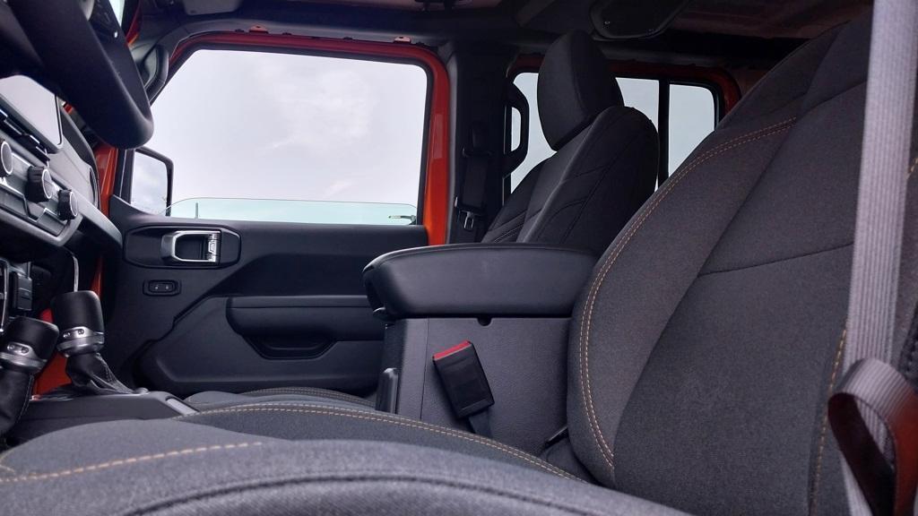 new 2025 Jeep Wrangler car, priced at $45,782