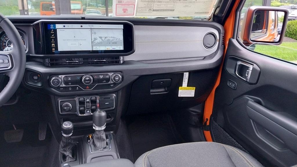 new 2025 Jeep Wrangler car, priced at $45,782