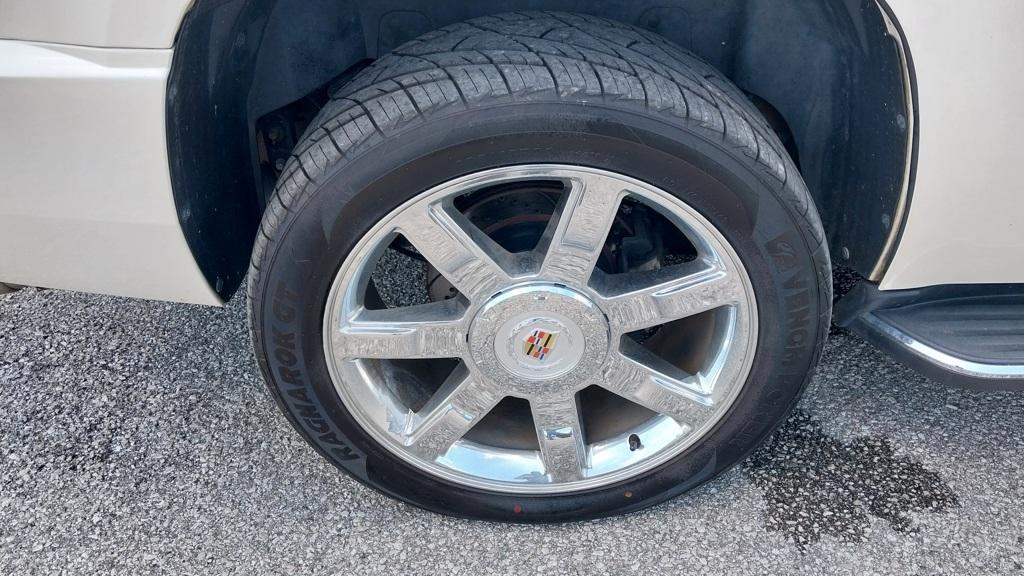 used 2012 Cadillac Escalade car, priced at $14,888