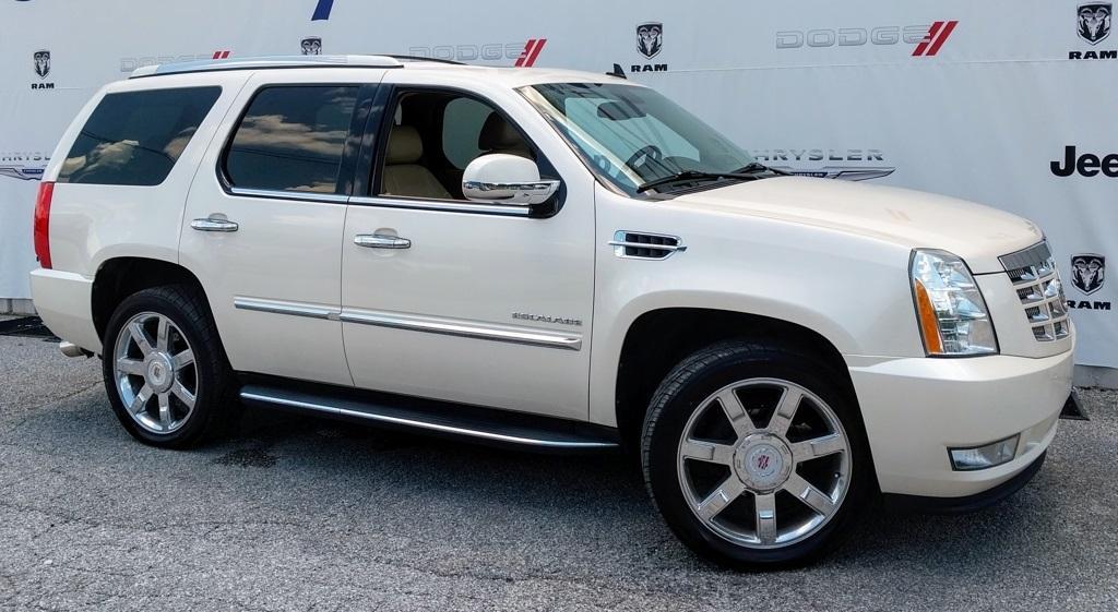 used 2012 Cadillac Escalade car, priced at $14,888